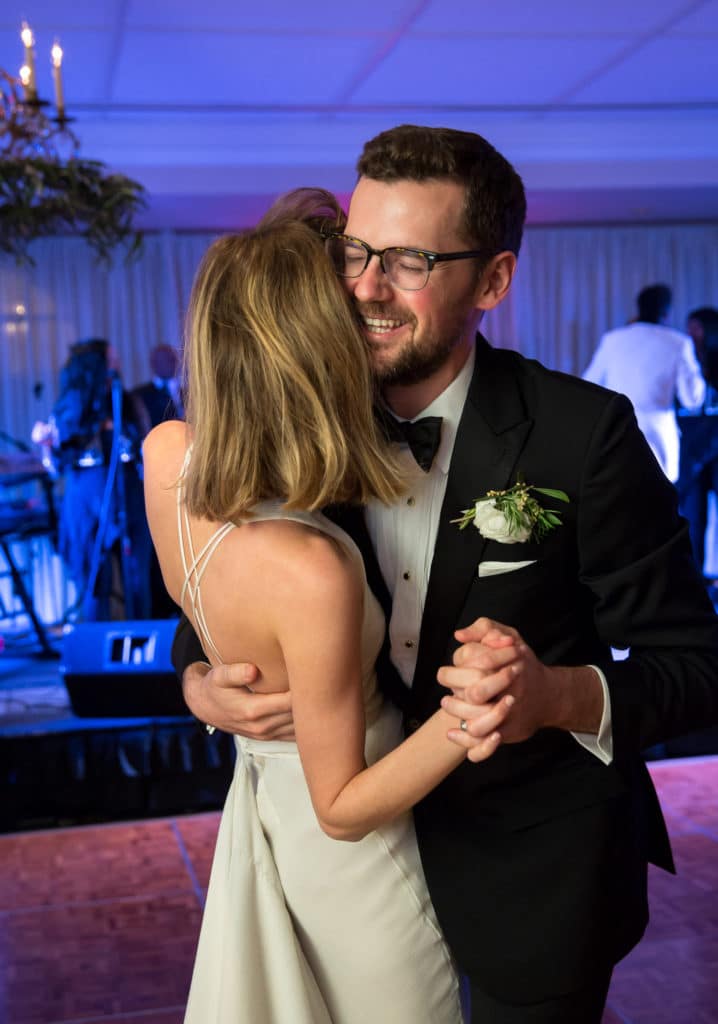 atlanta wedding photographer buckhead cherokee town club groom in love first dance 1344