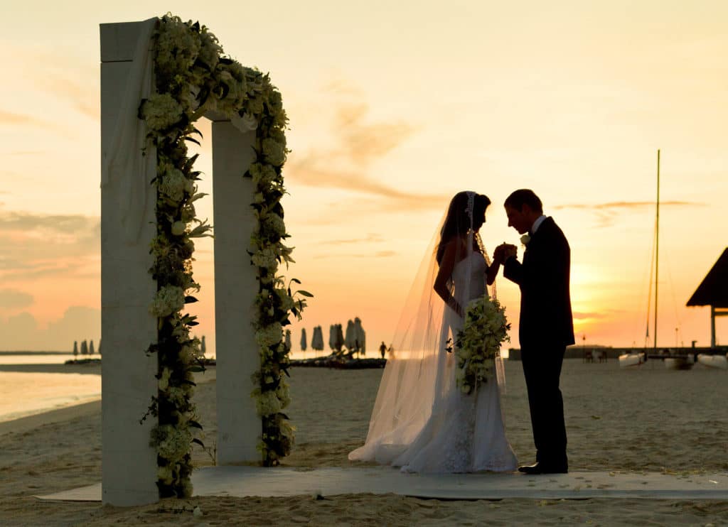 beach-wedding-destination-maldives-four-seasons-resort-photographer-atlanta-destination-wedding-photographer-denis-reggie-0606