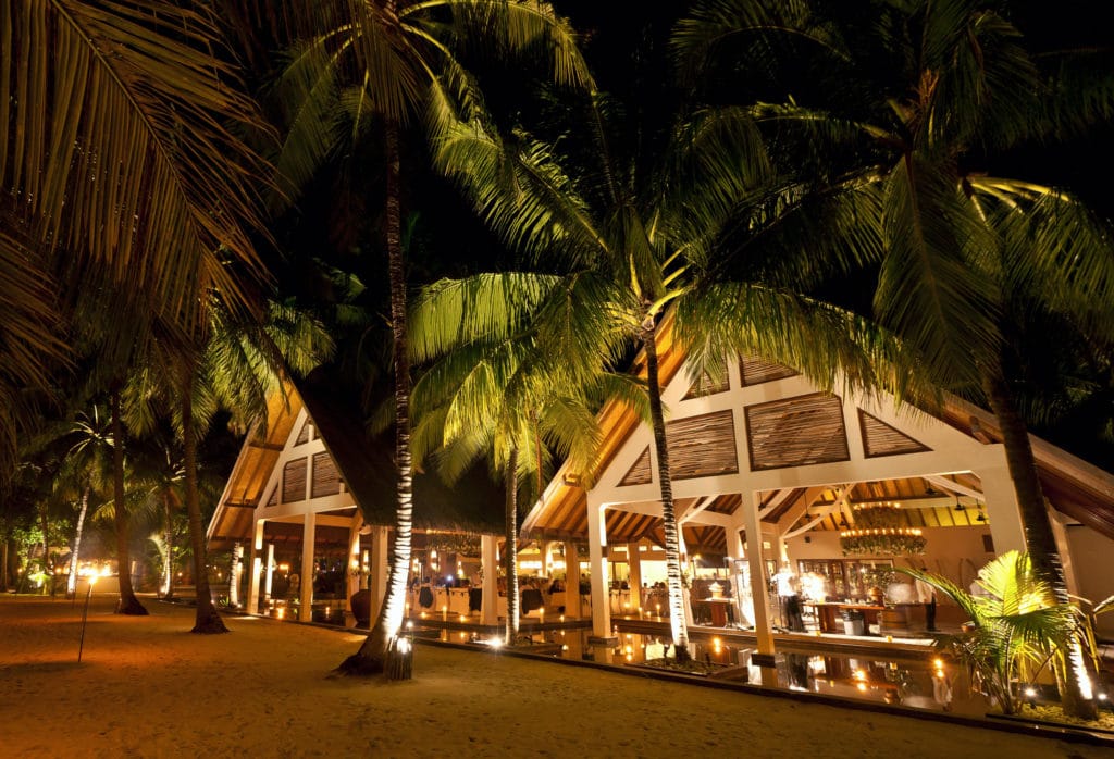 beach-wedding-destination-maldives-four-seasons-resort-photographer-atlanta-destination-wedding-photographer-denis-reggie-0706