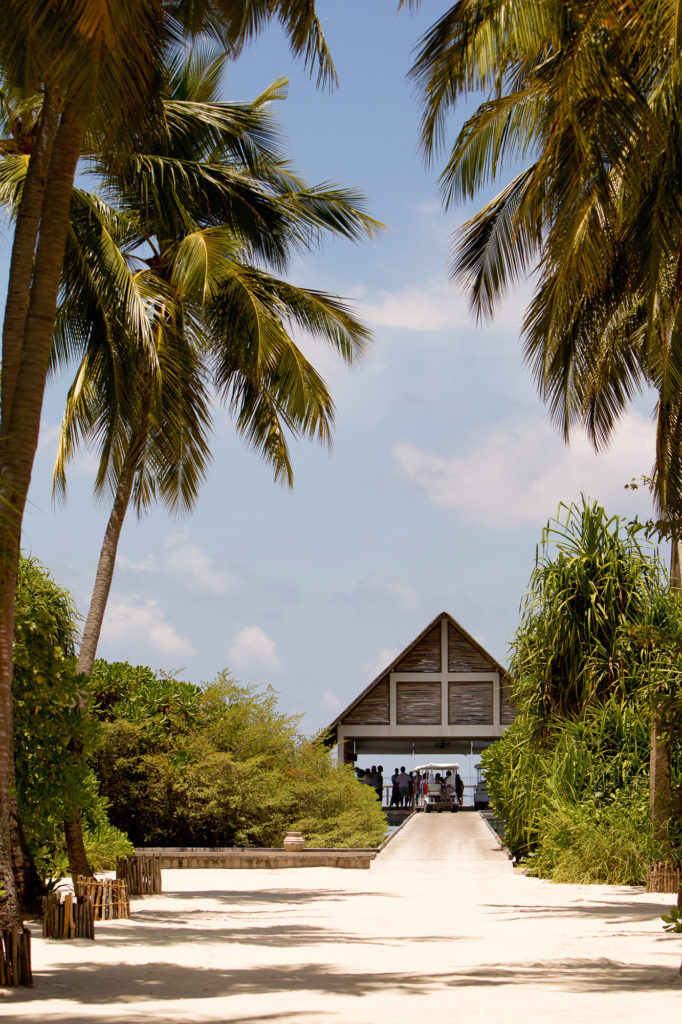 beach-wedding-destination-maldives-four-seasons-resort-photographer-atlanta-destination-wedding-photographer-denis-reggie-0912