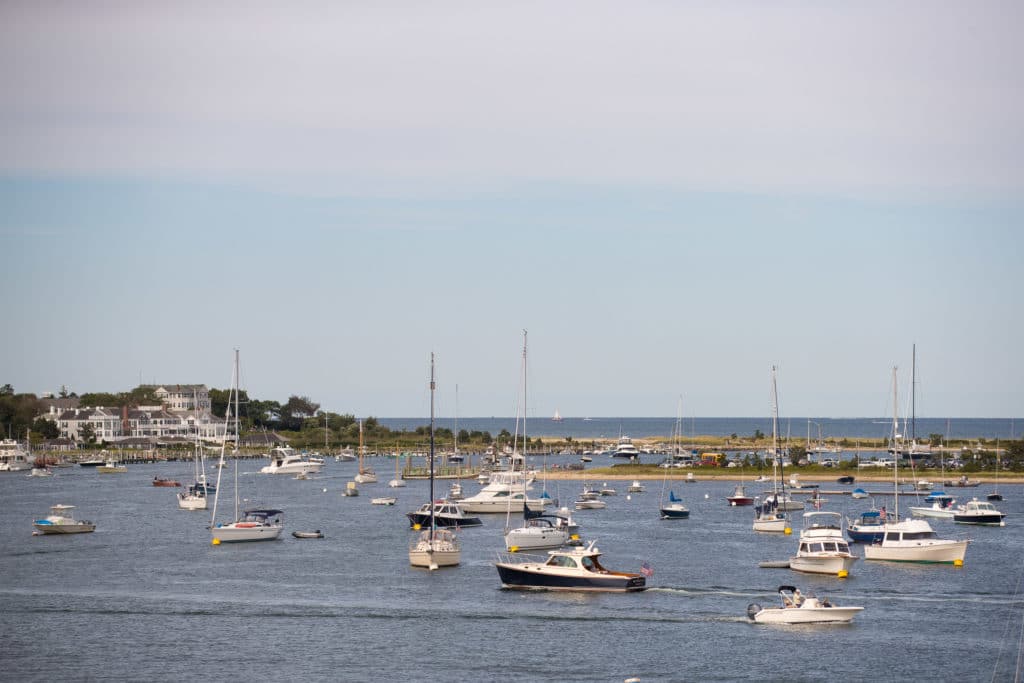 marthas-veneyard-wedding-photographer-old-whaling-church-field-club-tented-reception-0001