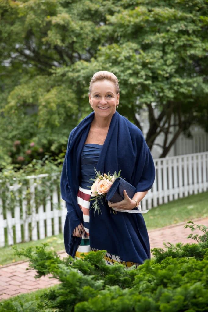 marthas-veneyard-wedding-photographer-old-whaling-church-field-club-tented-reception-0862