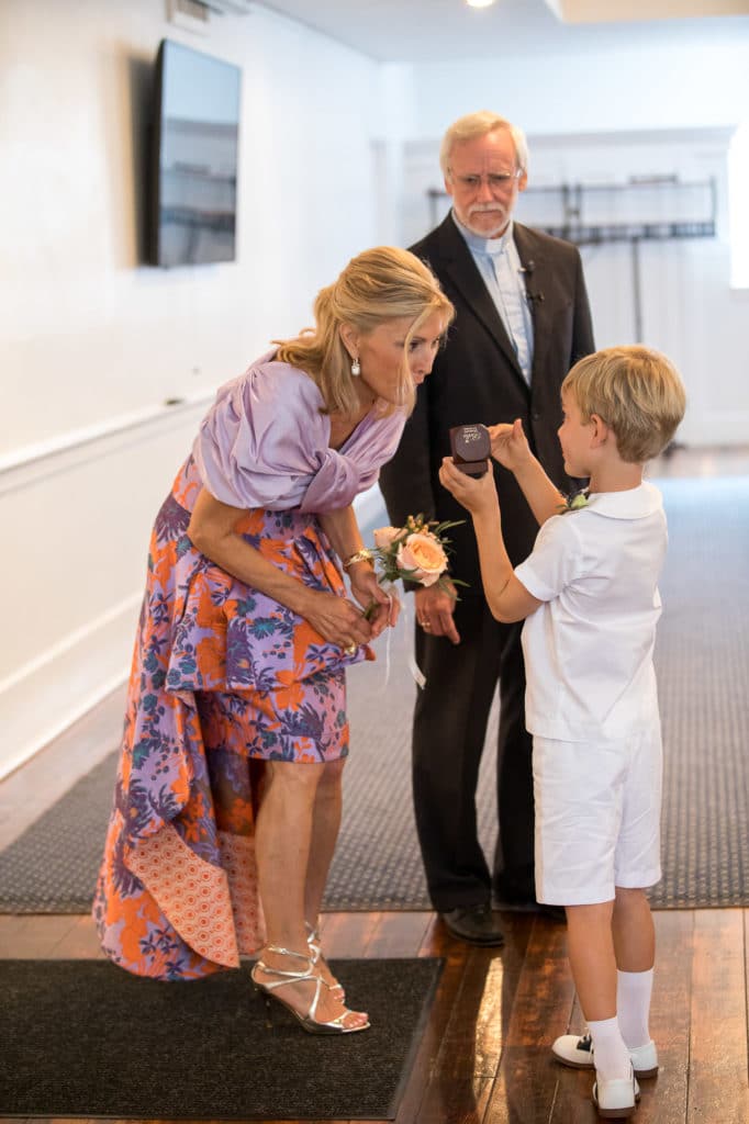 marthas-veneyard-wedding-photographer-old-whaling-church-field-club-tented-reception-1133