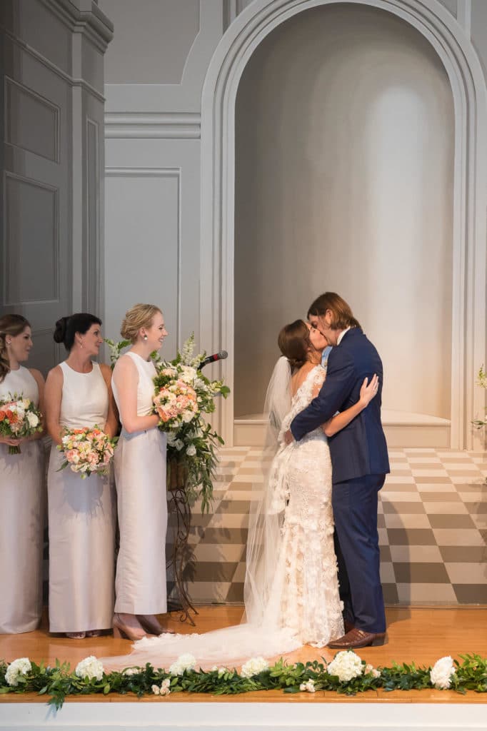 marthas-veneyard-wedding-photographer-old-whaling-church-field-club-tented-reception-1298