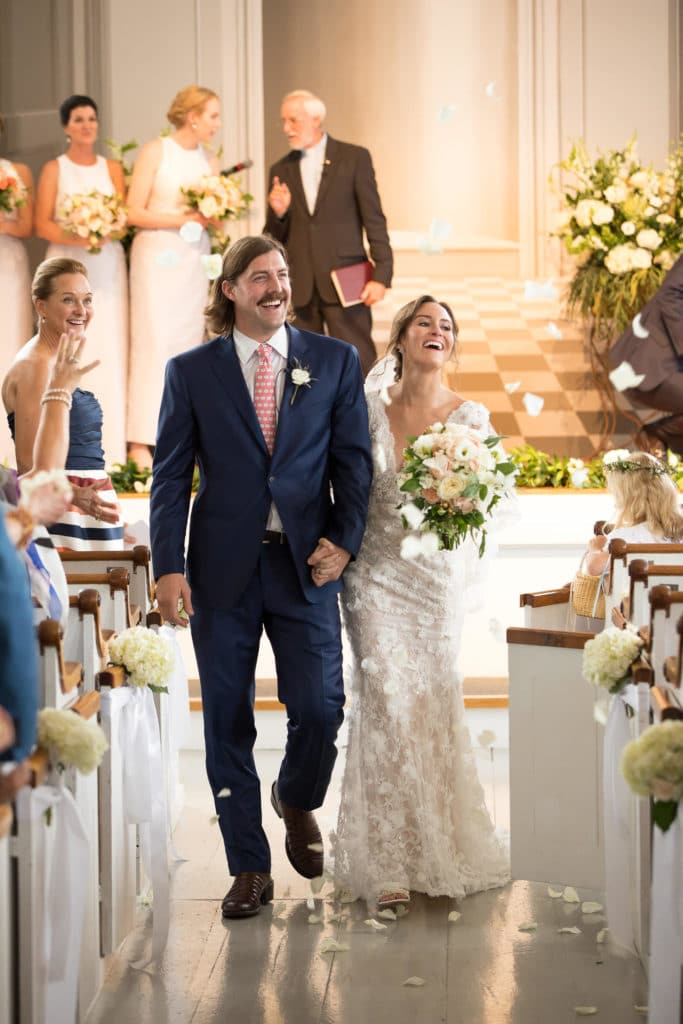 marthas-veneyard-wedding-photographer-old-whaling-church-field-club-tented-reception-1339