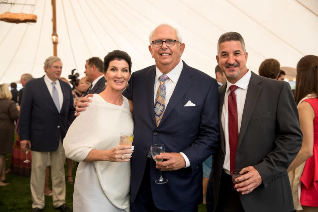 marthas-veneyard-wedding-photographer-old-whaling-church-field-club-tented-reception-1575