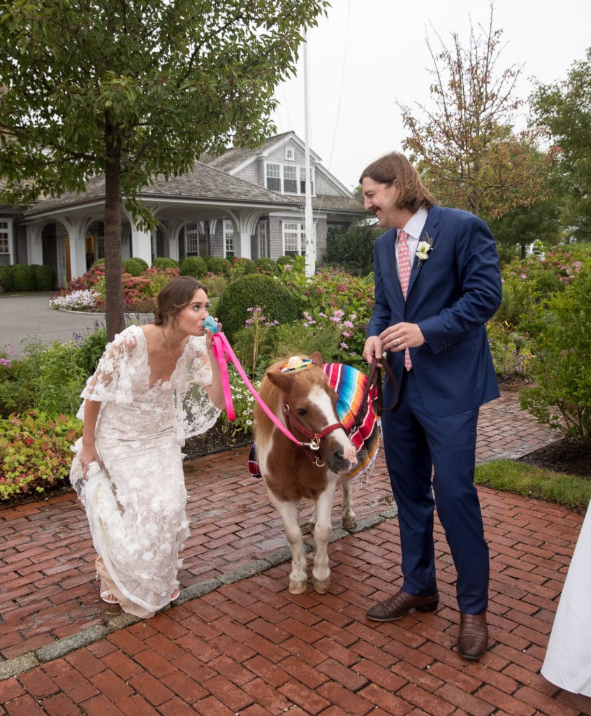 marthas-veneyard-wedding-photographer-old-whaling-church-field-club-tented-reception-1656