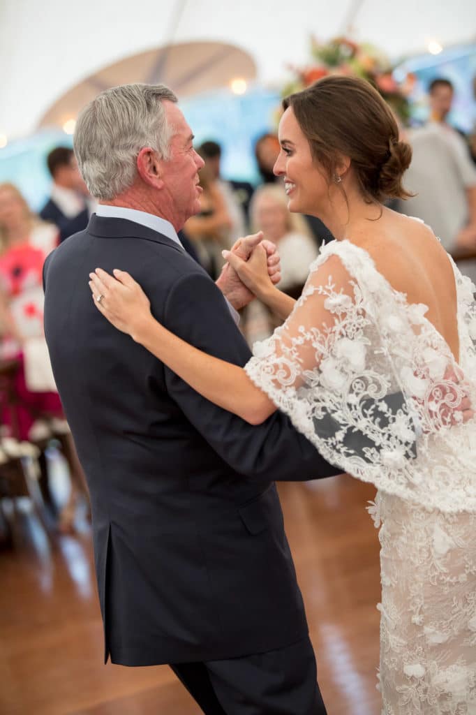 marthas-veneyard-wedding-photographer-old-whaling-church-field-club-tented-reception-1812