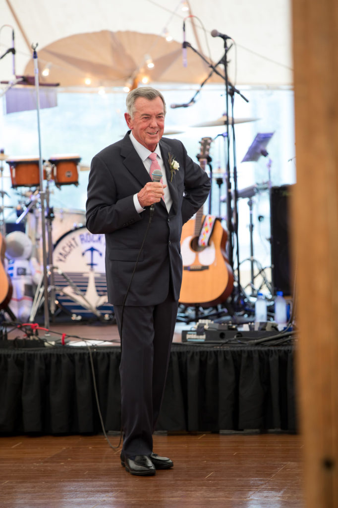 marthas-veneyard-wedding-photographer-old-whaling-church-field-club-tented-reception-1873
