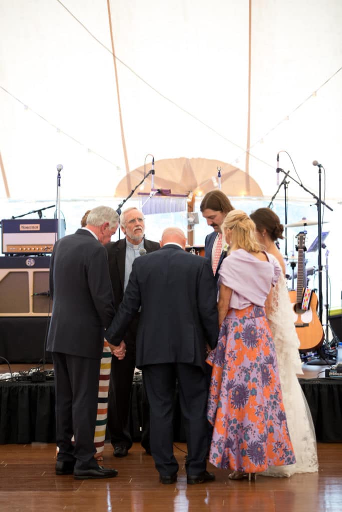 marthas-veneyard-wedding-photographer-old-whaling-church-field-club-tented-reception-1886
