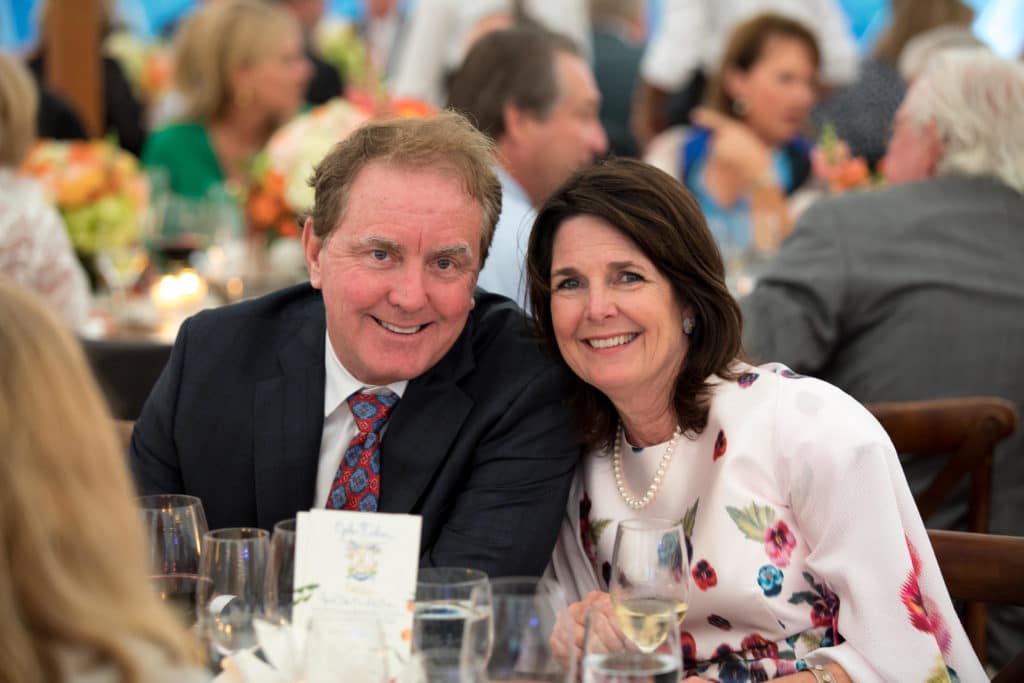 marthas-veneyard-wedding-photographer-old-whaling-church-field-club-tented-reception-1956