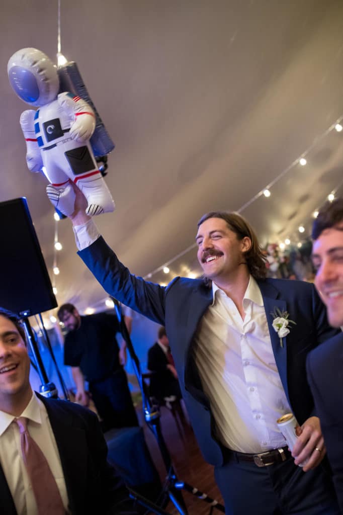 marthas-veneyard-wedding-photographer-old-whaling-church-field-club-tented-reception-2143