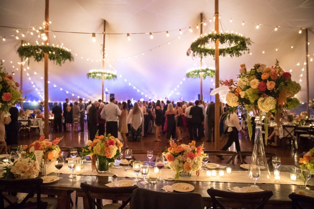 marthas-veneyard-wedding-photographer-old-whaling-church-field-club-tented-reception-2167