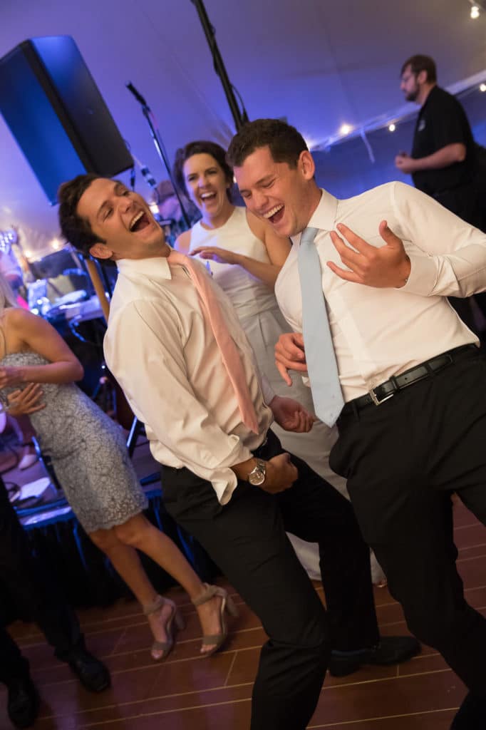 marthas-veneyard-wedding-photographer-old-whaling-church-field-club-tented-reception-2240