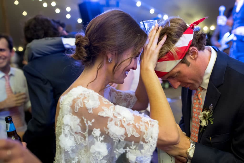 marthas-veneyard-wedding-photographer-old-whaling-church-field-club-tented-reception-2251