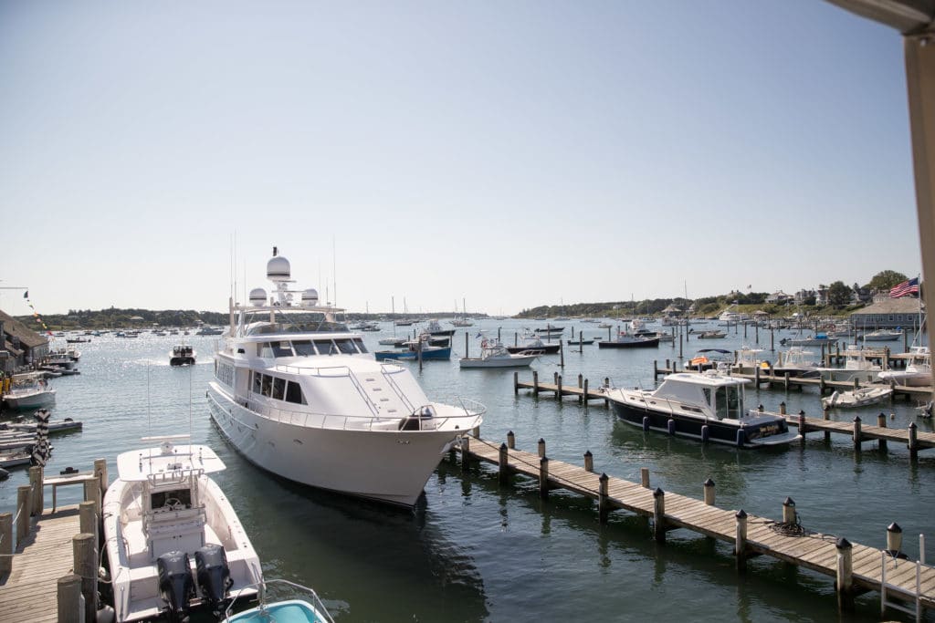 marthas-veneyard-wedding-photographer-old-whaling-church-field-club-tented-reception-2281