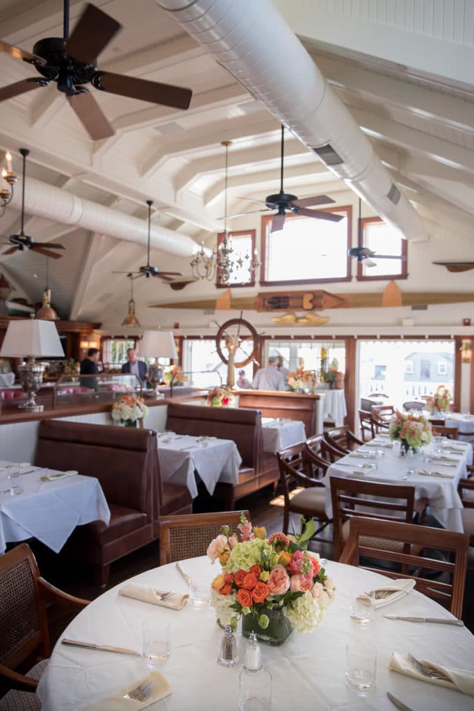 marthas-veneyard-wedding-photographer-old-whaling-church-field-club-tented-reception-2284