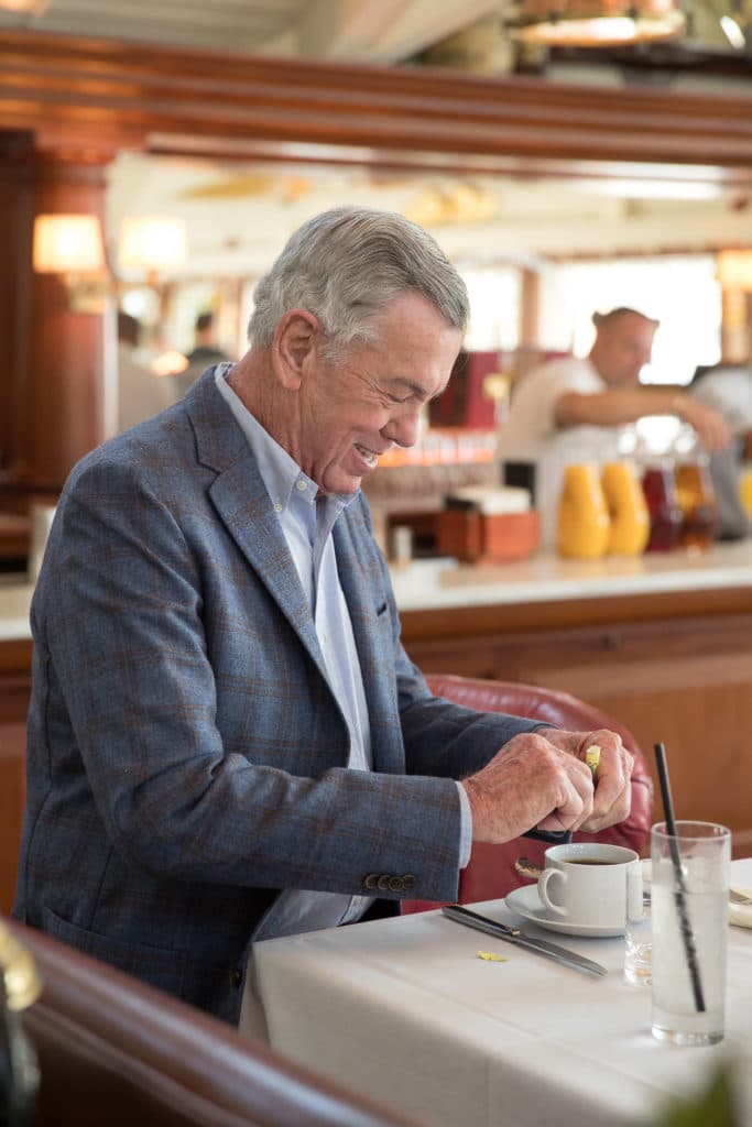 marthas-veneyard-wedding-photographer-old-whaling-church-field-club-tented-reception-2316